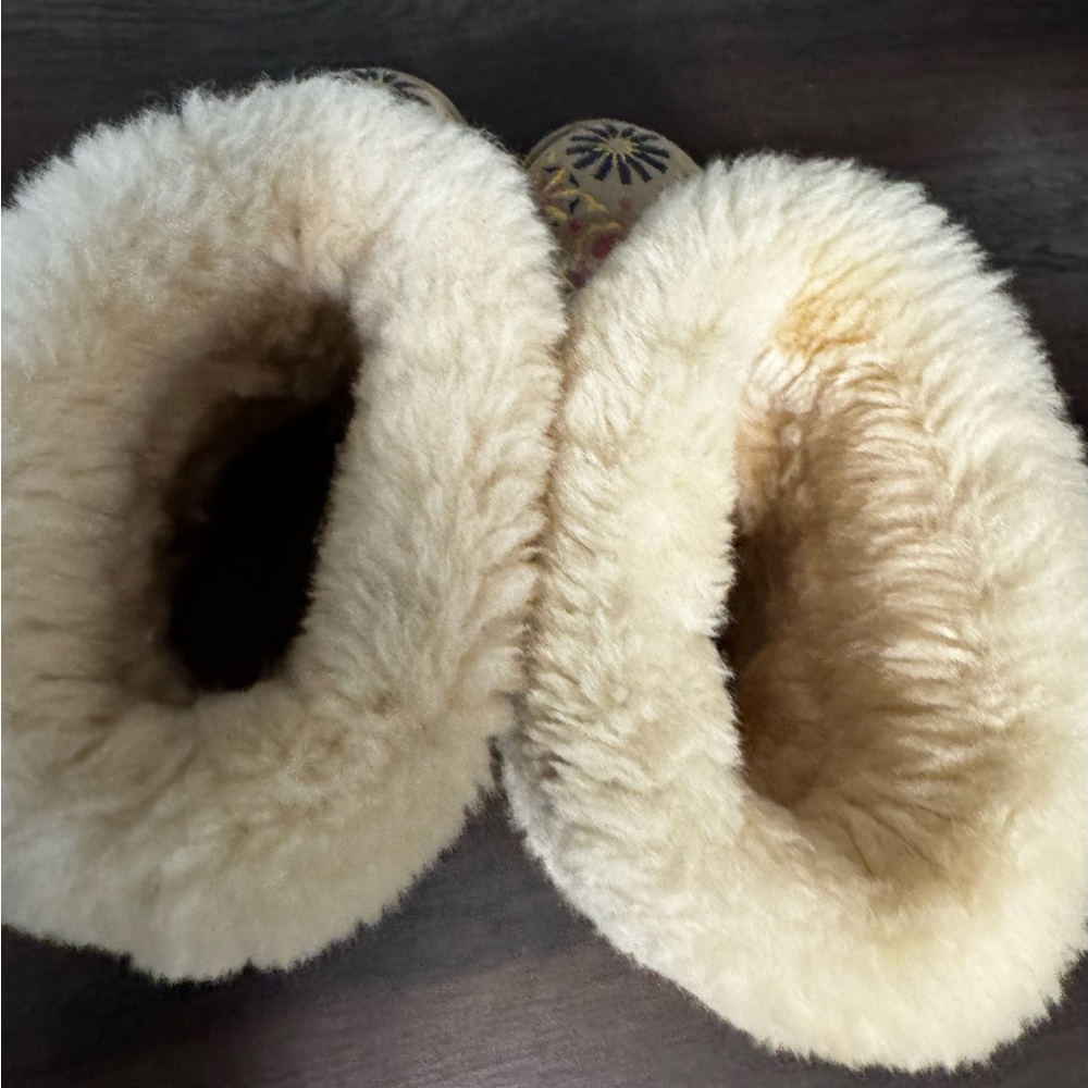 UGG Shearling Boots with Floral Embroidery - Picture 5 of 8